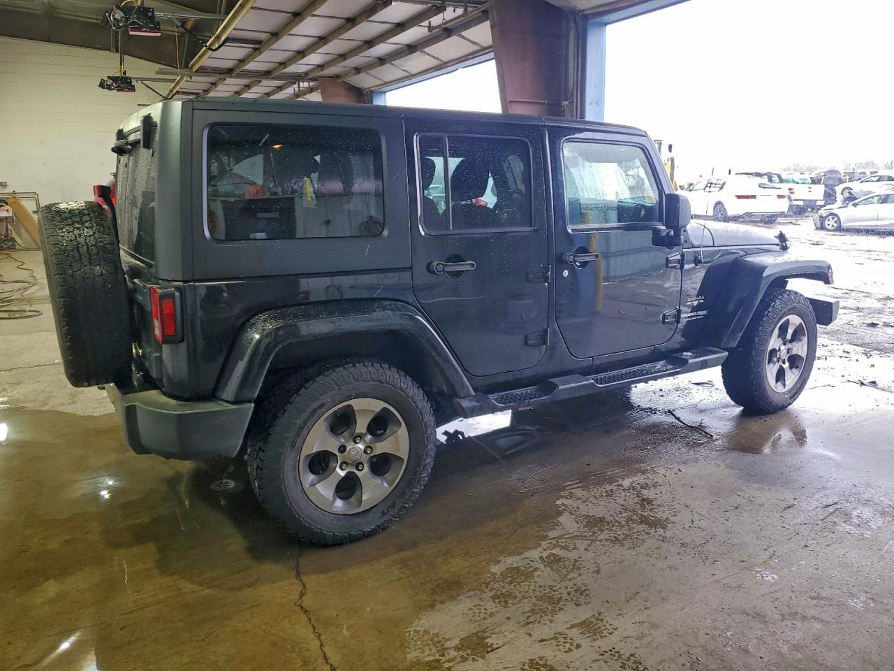 Jeep Wrangler Sahara Image 7