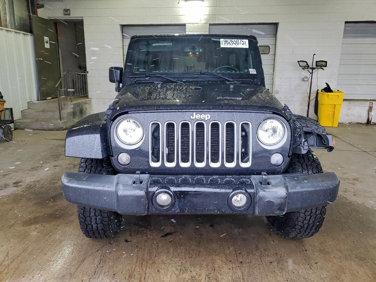 Jeep Wrangler Sahara Image 13