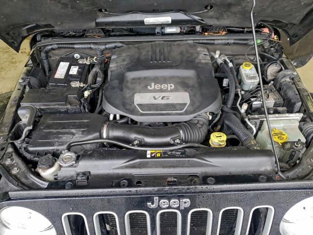 Jeep Wrangler Sahara Image 4