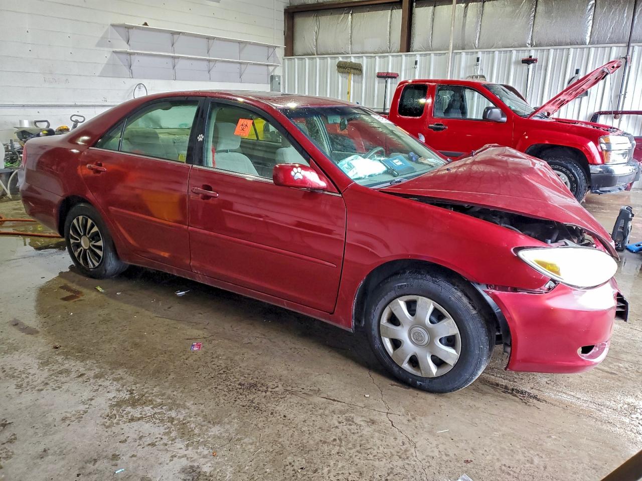 Toyota Camry Le Image 2