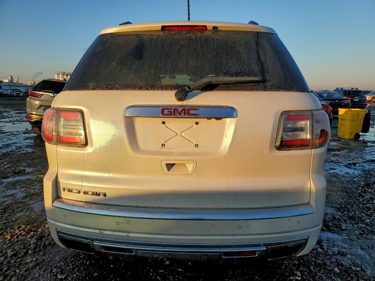 GMC Acadia Denali Image 3