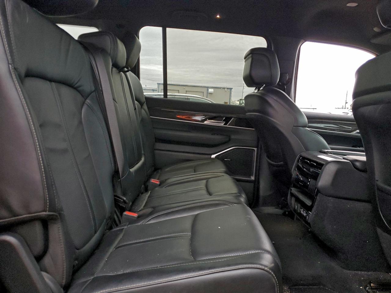 Jeep Wagoneer Series Ii Image 8