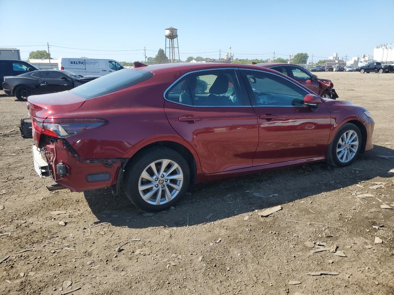 Toyota Camry Le Image 3