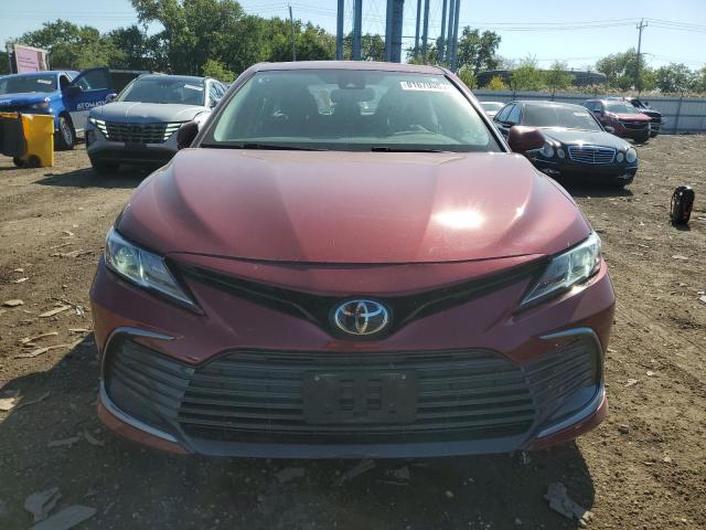 Toyota Camry Le Image 8