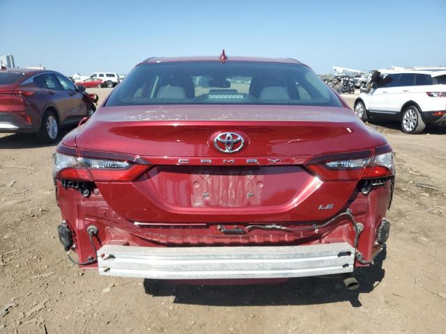 Toyota Camry Le Image 6