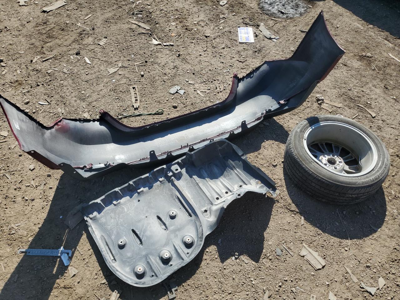 Toyota Camry Le Image 12