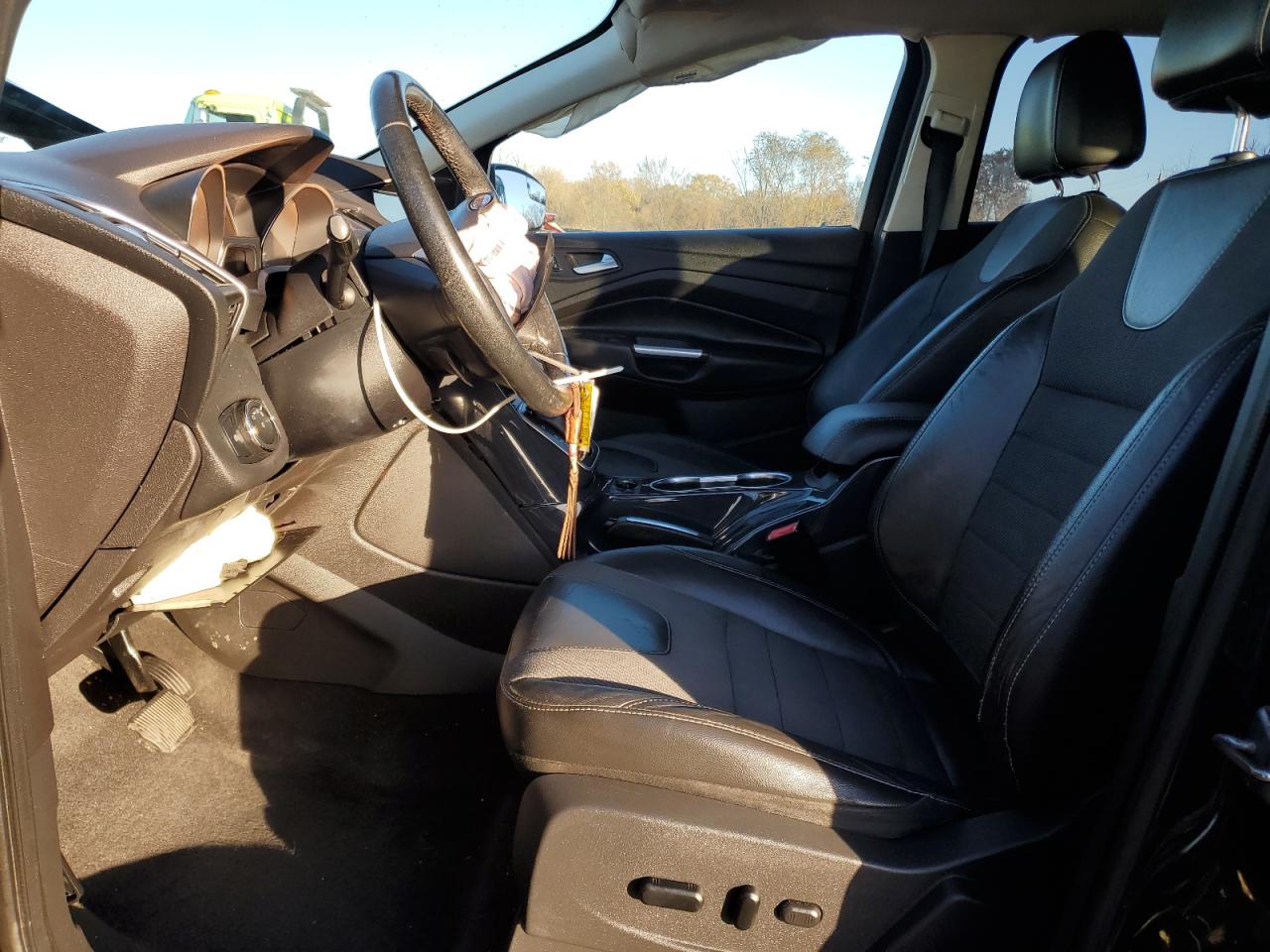 Ford Escape Titanium Image 14