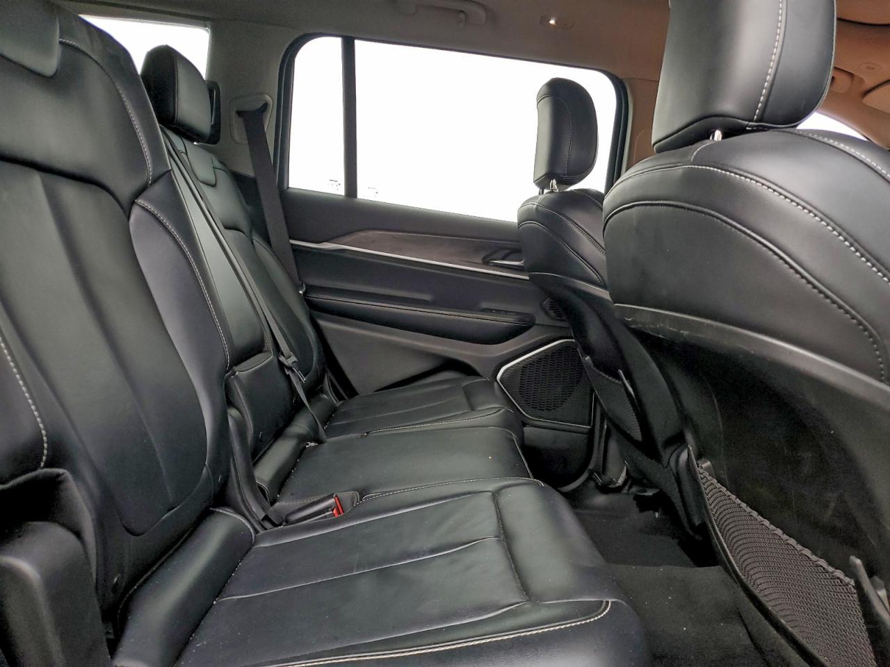 Jeep Grand Cherokee L Limited Image 11