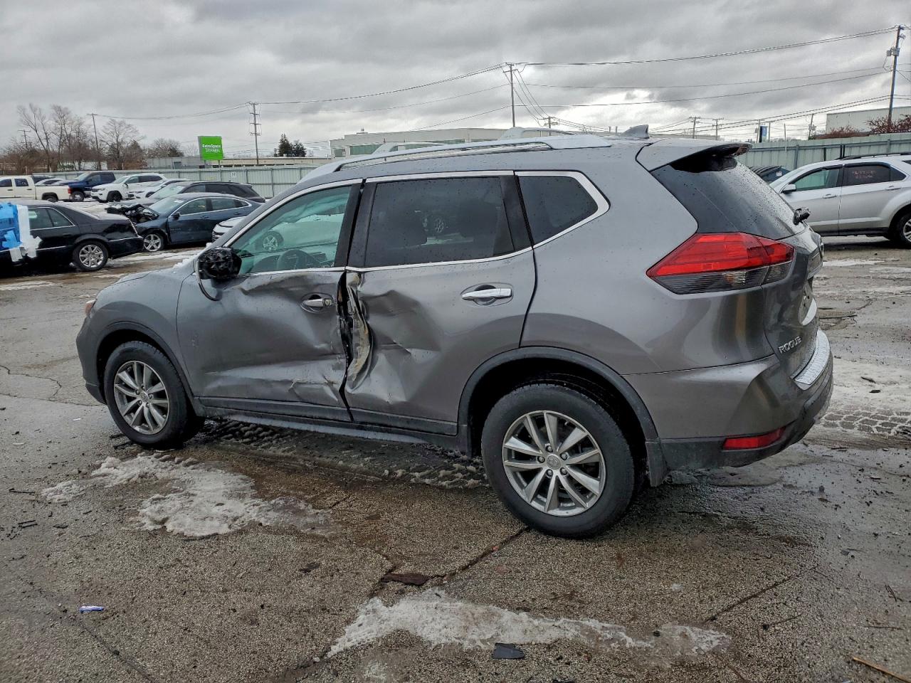 Nissan Rogue S Image 5