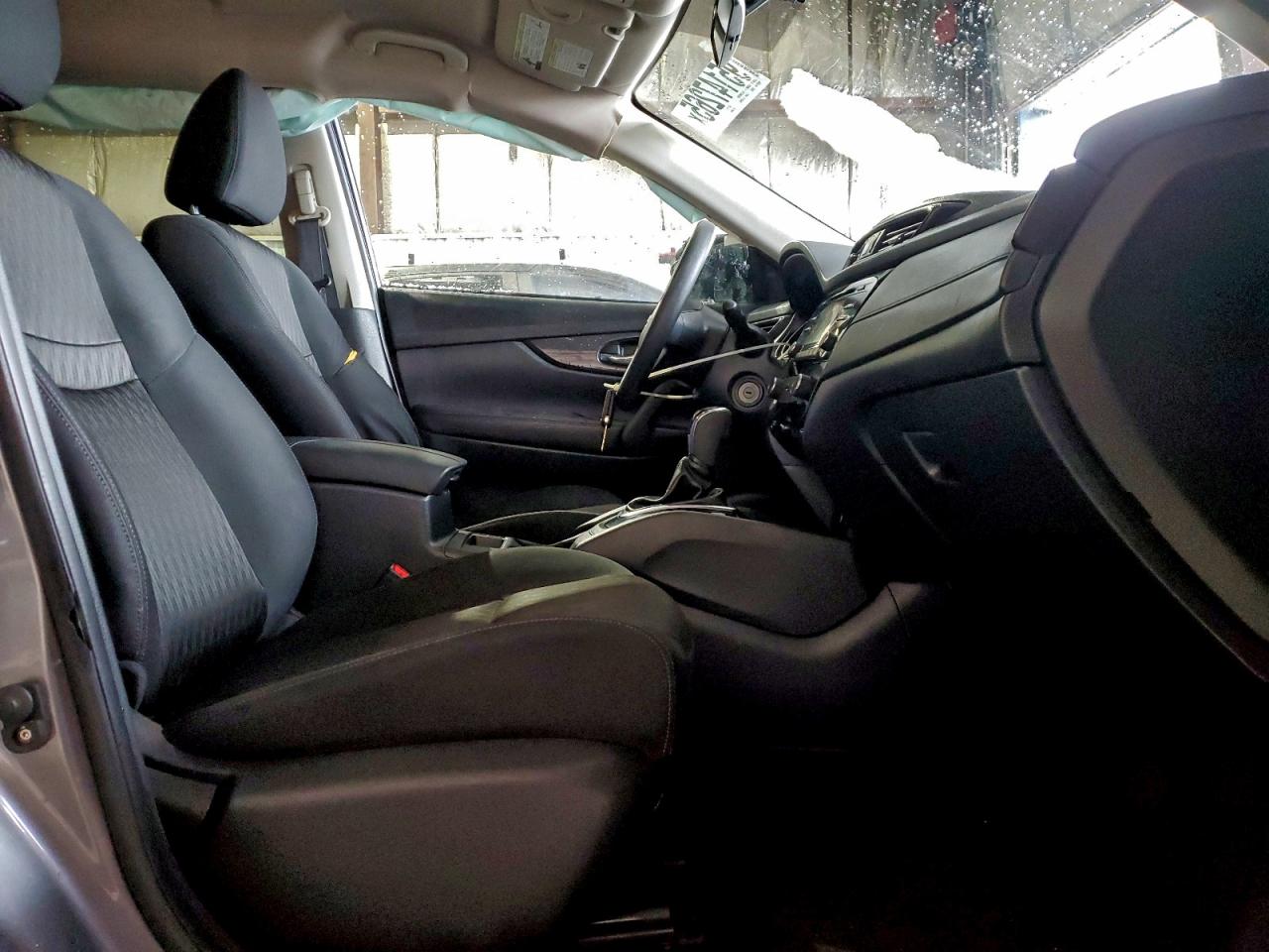 Nissan Rogue S Image 7