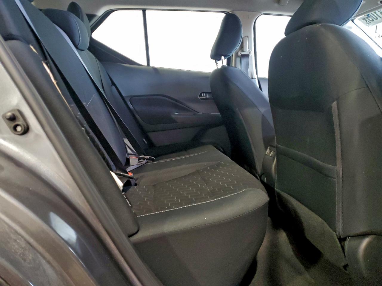 Nissan Kicks Sv Image 9