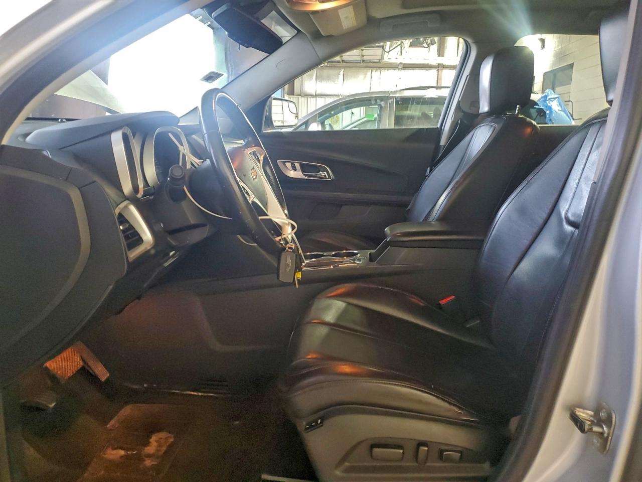 Chevrolet Equinox Ltz Image 2