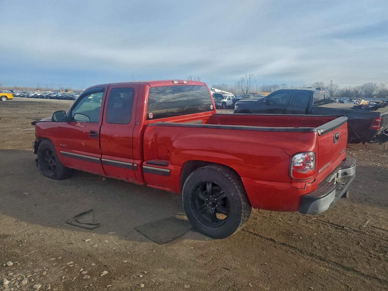 Chevrolet Silverado C1500 Image 2