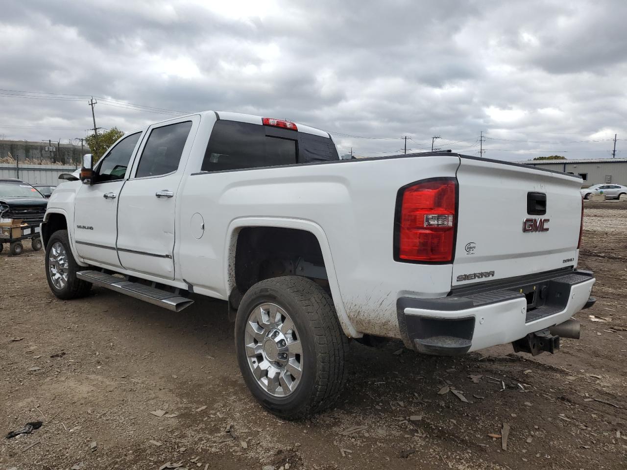 GMC Sierra K2500 Denali Image 2