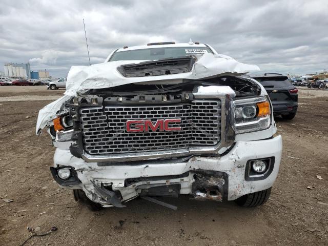 GMC Sierra K2500 Denali Image 8