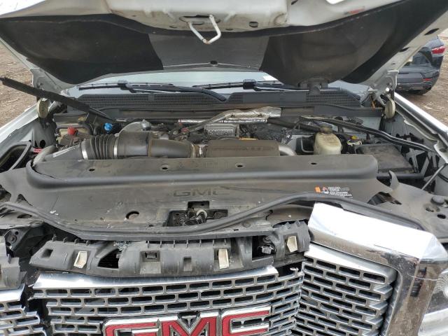 GMC Sierra K2500 Denali Image 12
