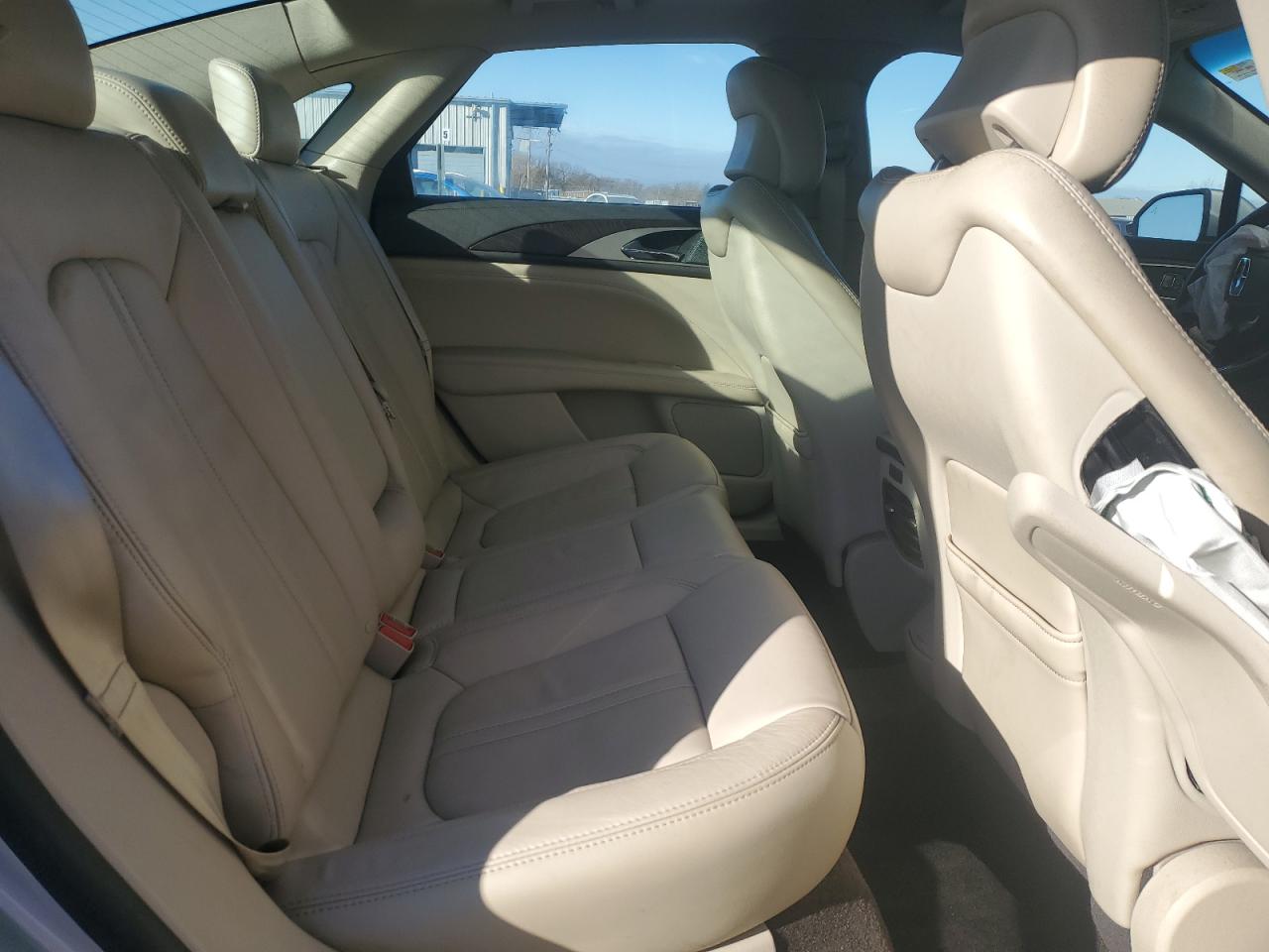 Lincoln MKZ Select Image 2