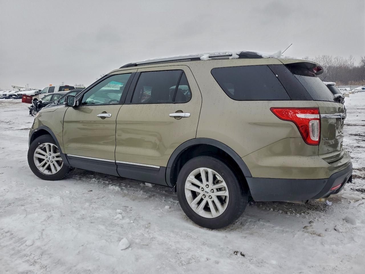 Ford Explorer Xlt Image 3