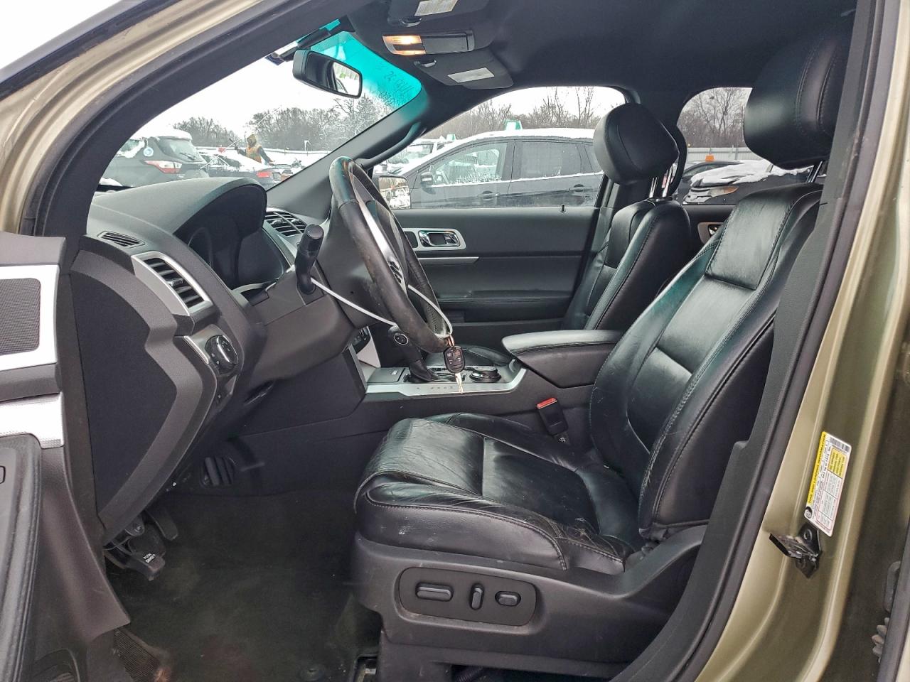 Ford Explorer Xlt Image 7