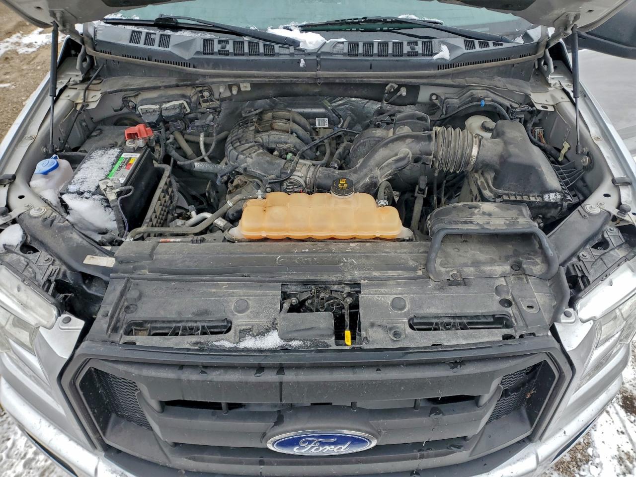 Ford F-150 Supercrew Image 10