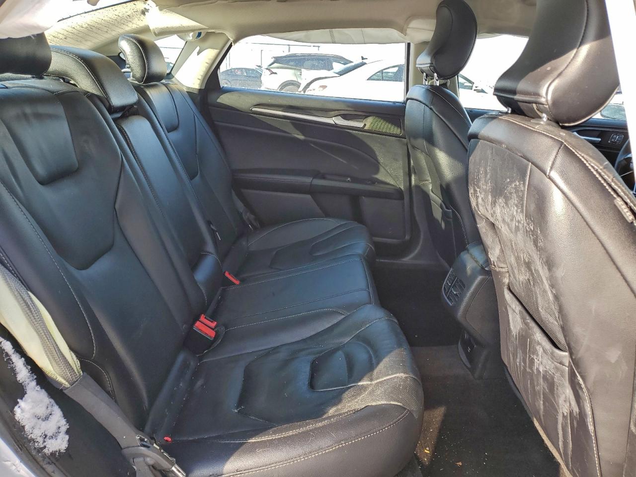 Ford Fusion Titanium Phev Image 11