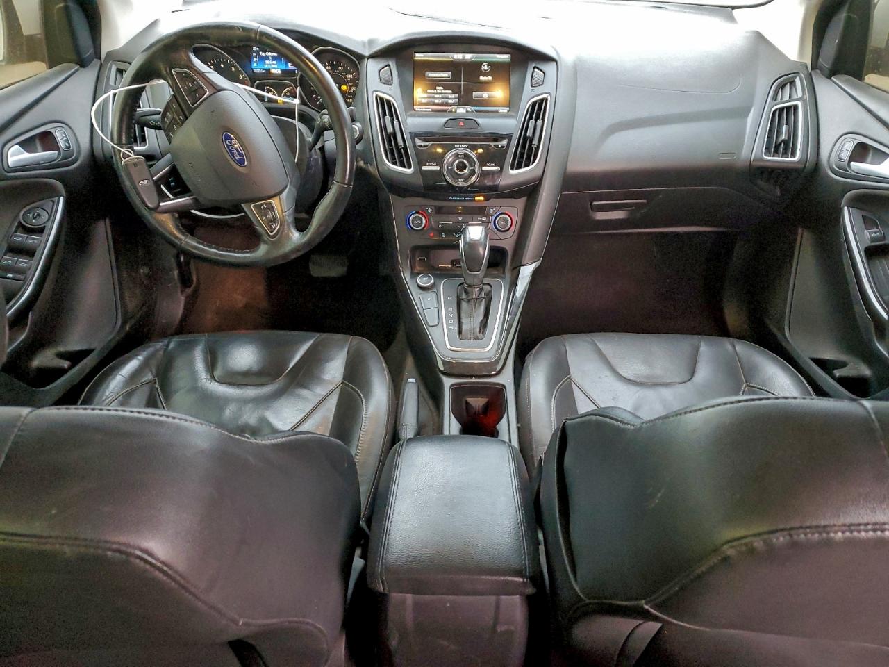 Ford Focus Titanium Image 10