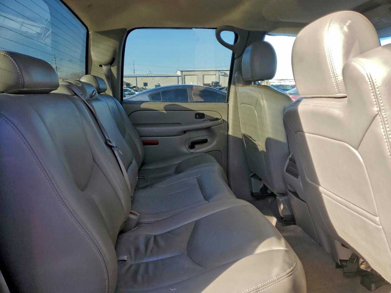 Chevrolet Silverado K1500 Image 8