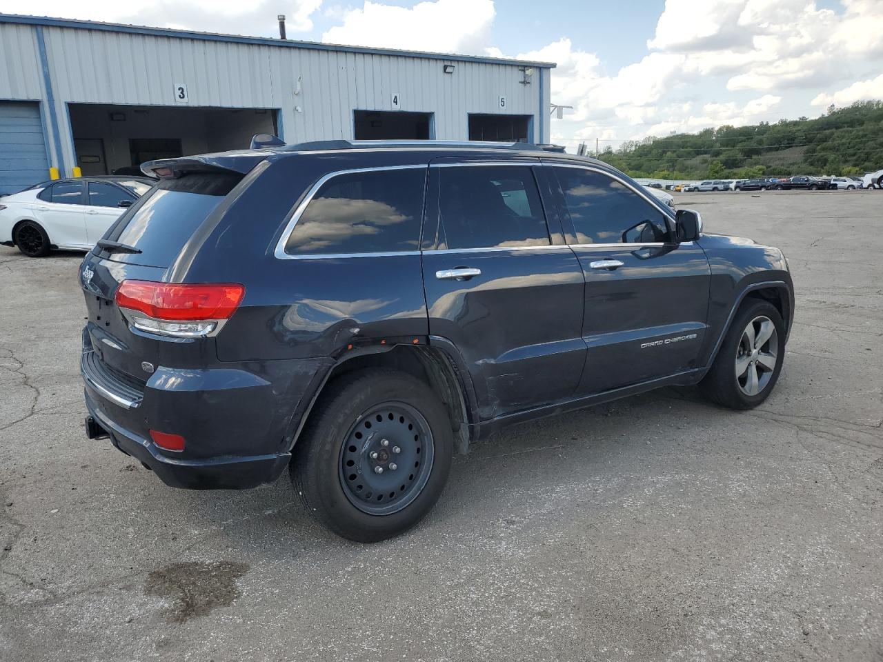 Jeep Grand Cherokee Overland Image 3