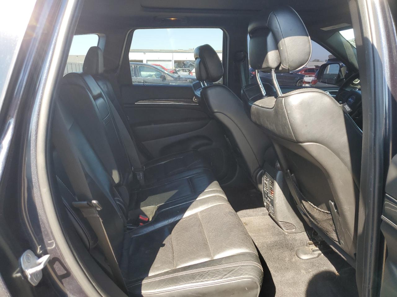 Jeep Grand Cherokee Overland Image 12