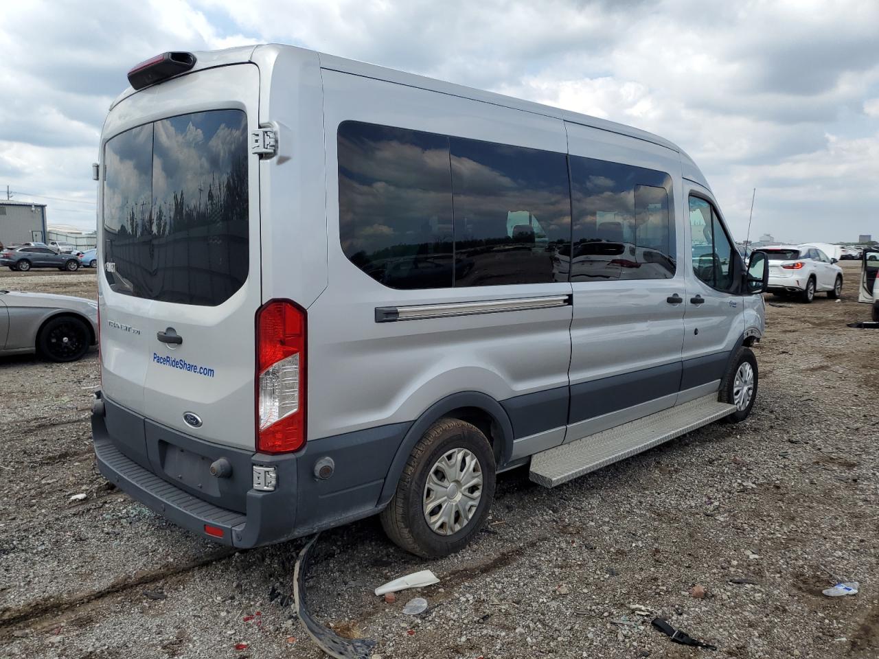 Ford Transit T-350 Image 3