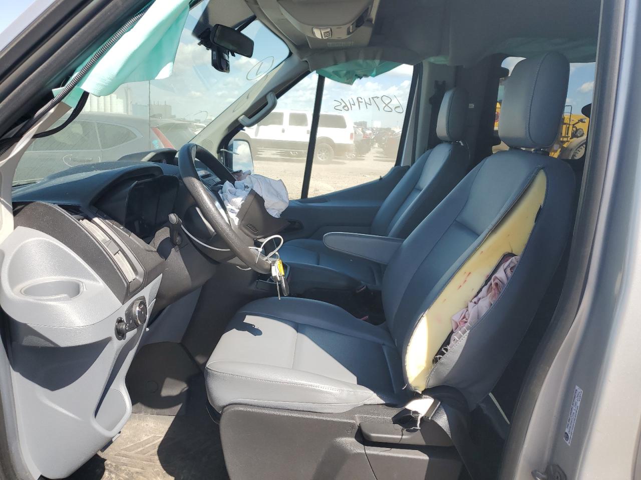 Ford Transit T-350 Image 5