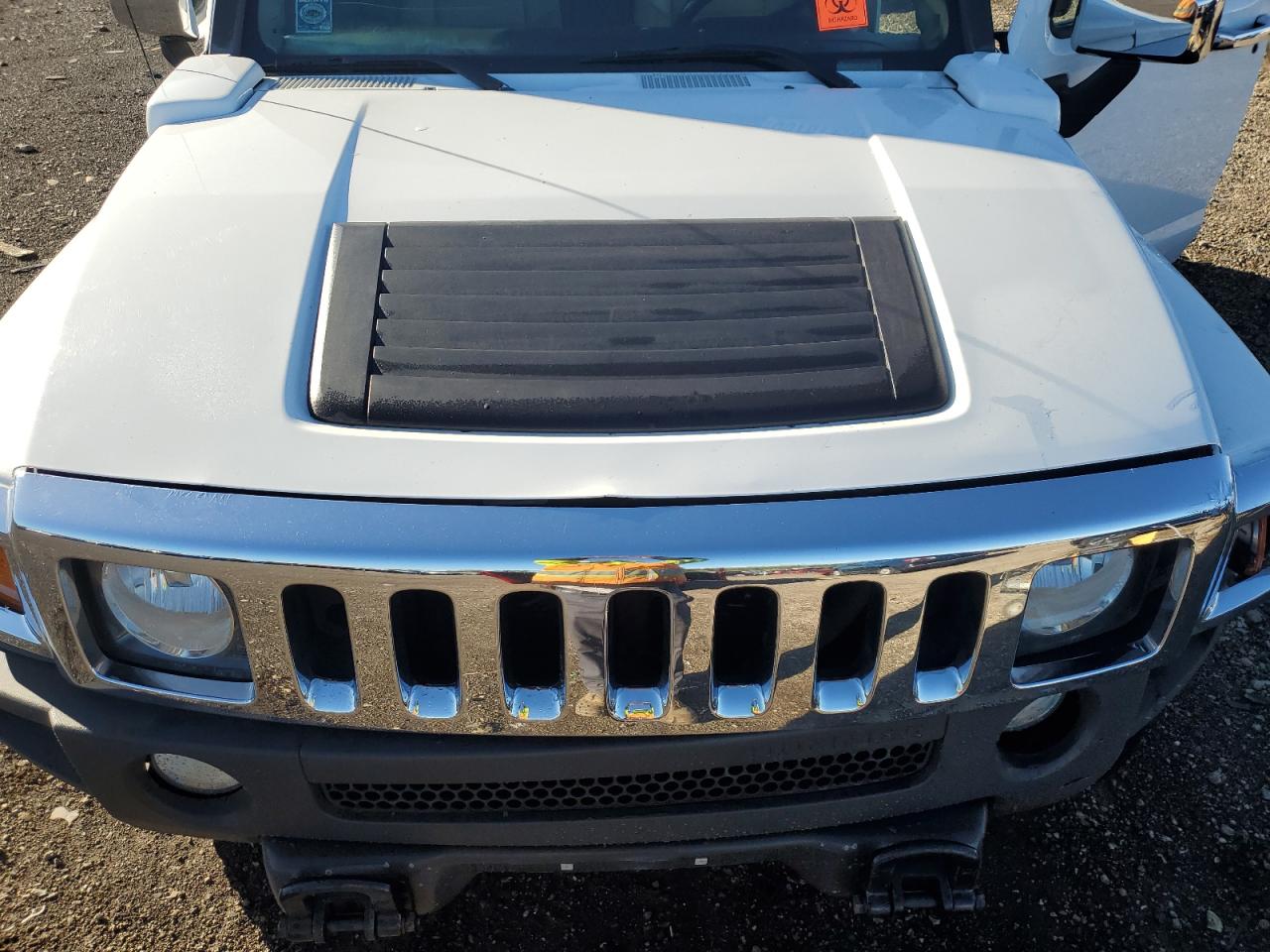 HUMMER H3 Image 9