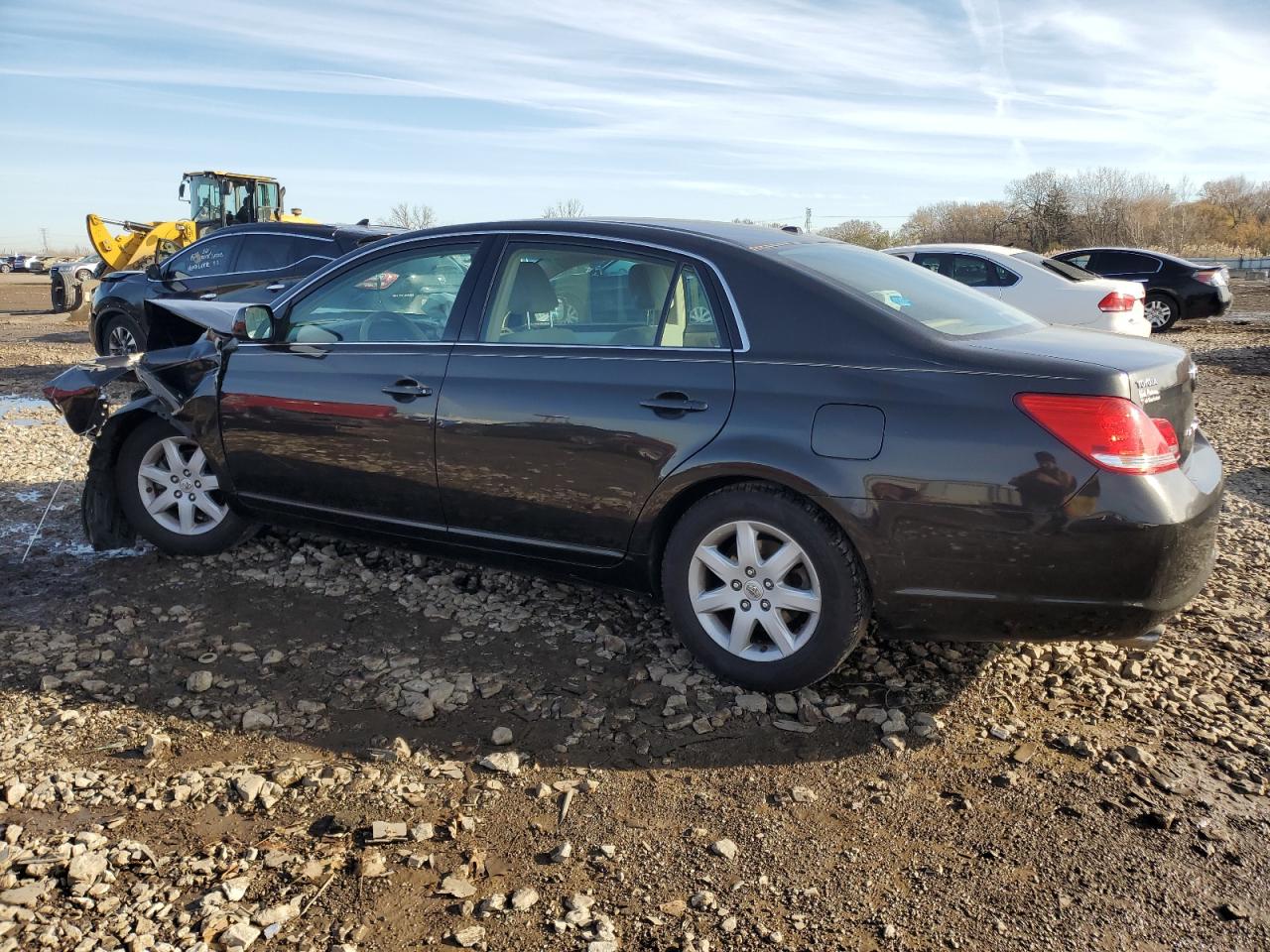 Toyota Avalon Xl Image 4