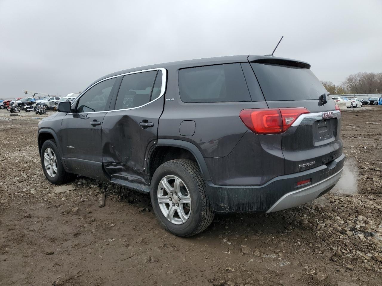 GMC Acadia Sle Image 2