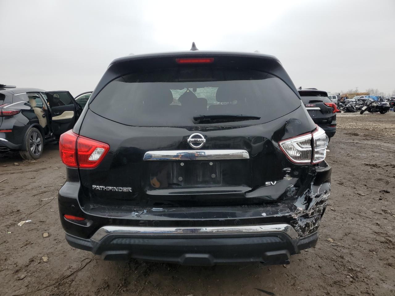 Nissan Pathfinder S Image 2