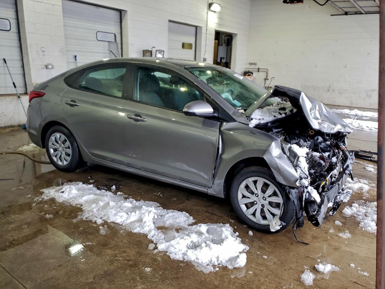 Hyundai ACCENT Se Image 8