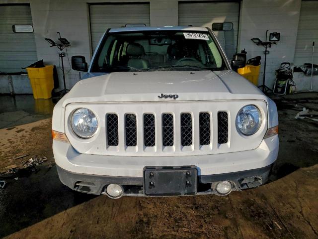 Jeep Patriot Latitude Image 8