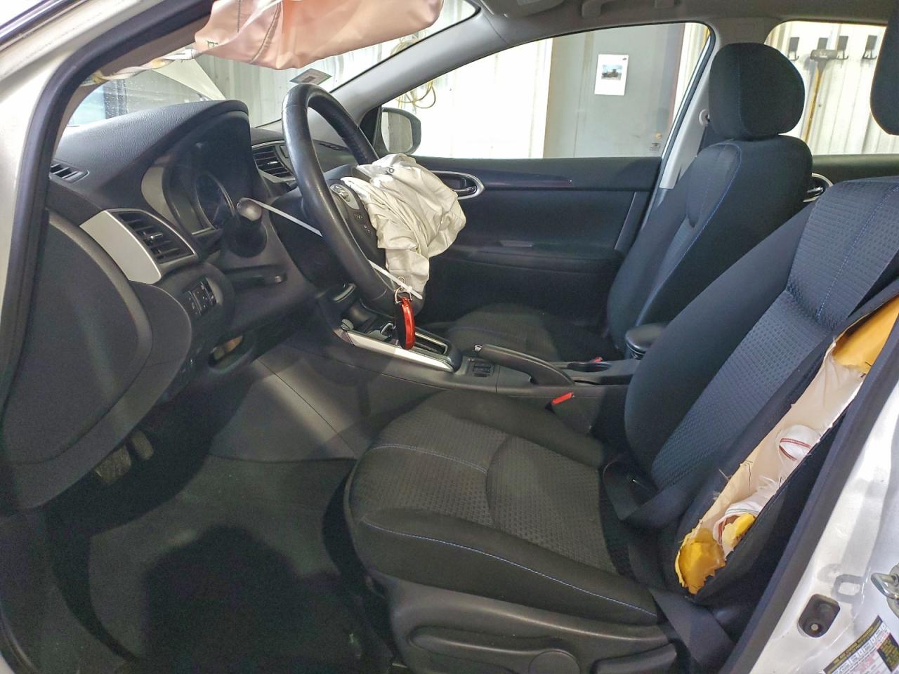 Nissan Sentra S Image 4