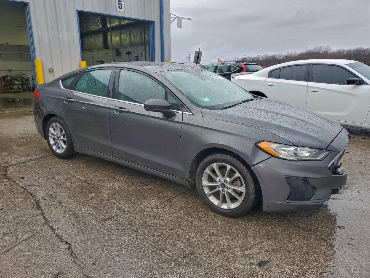 Ford Fusion Se Image 5