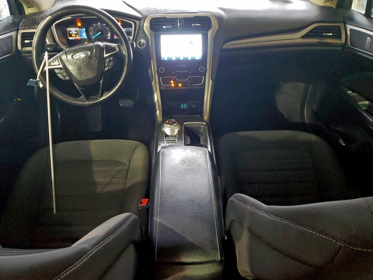 Ford Fusion Se Image 8