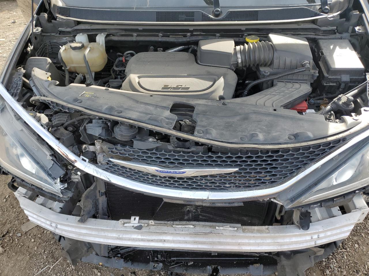 Chrysler Pacifica Limited Image 13