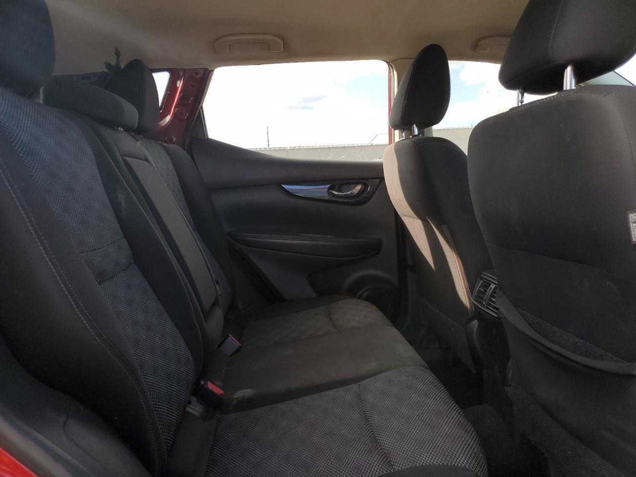 Nissan Rogue S Image 12