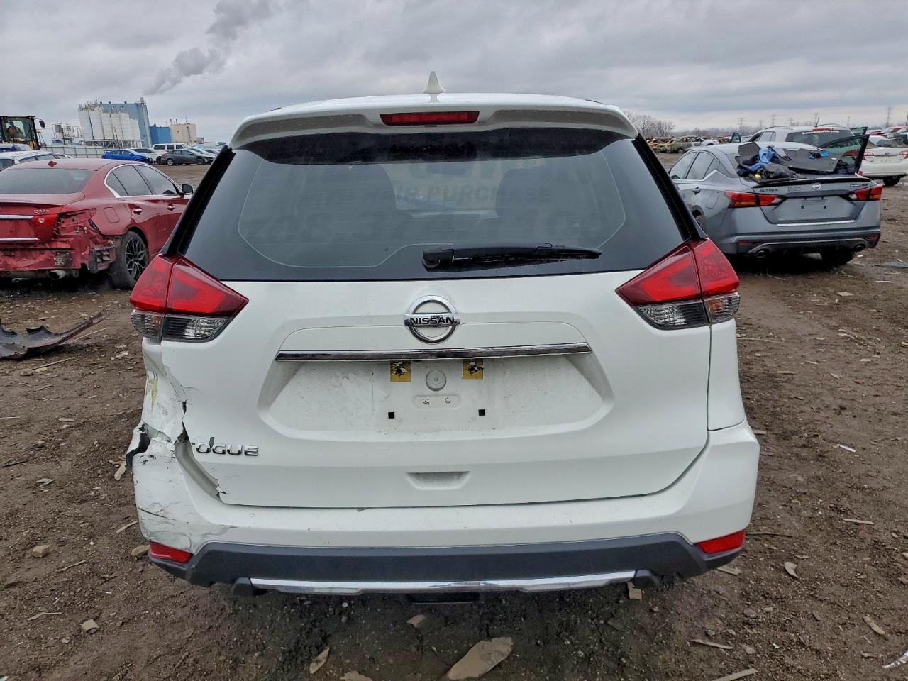 Nissan Rogue S Image 3