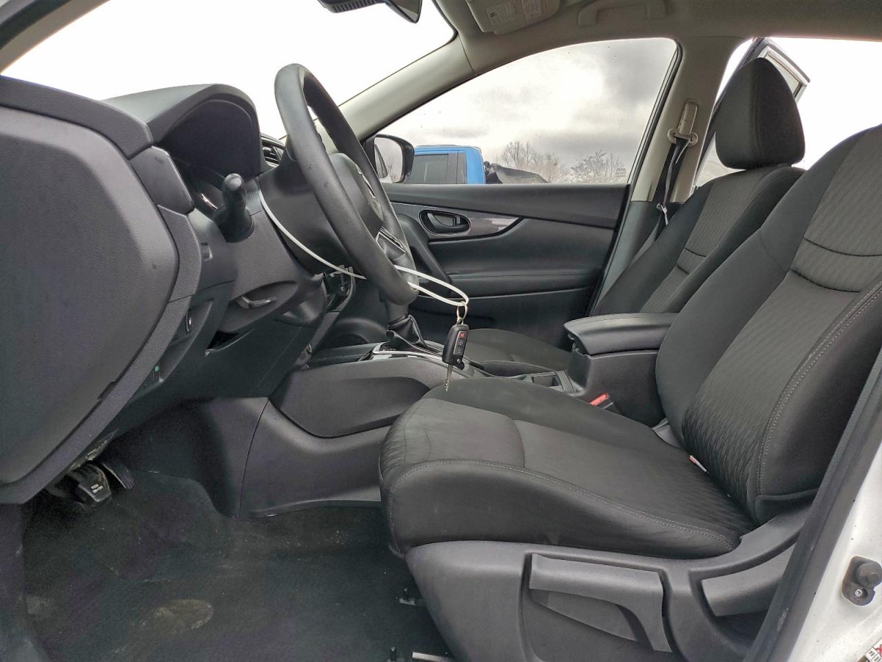 Nissan Rogue S Image 6