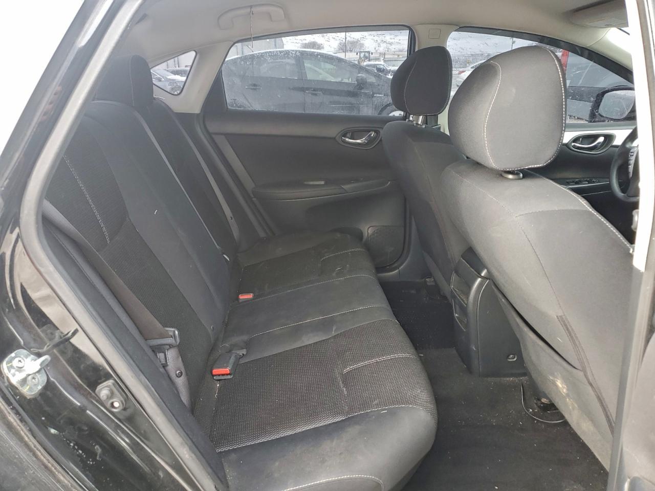 Nissan Sentra S Image 10