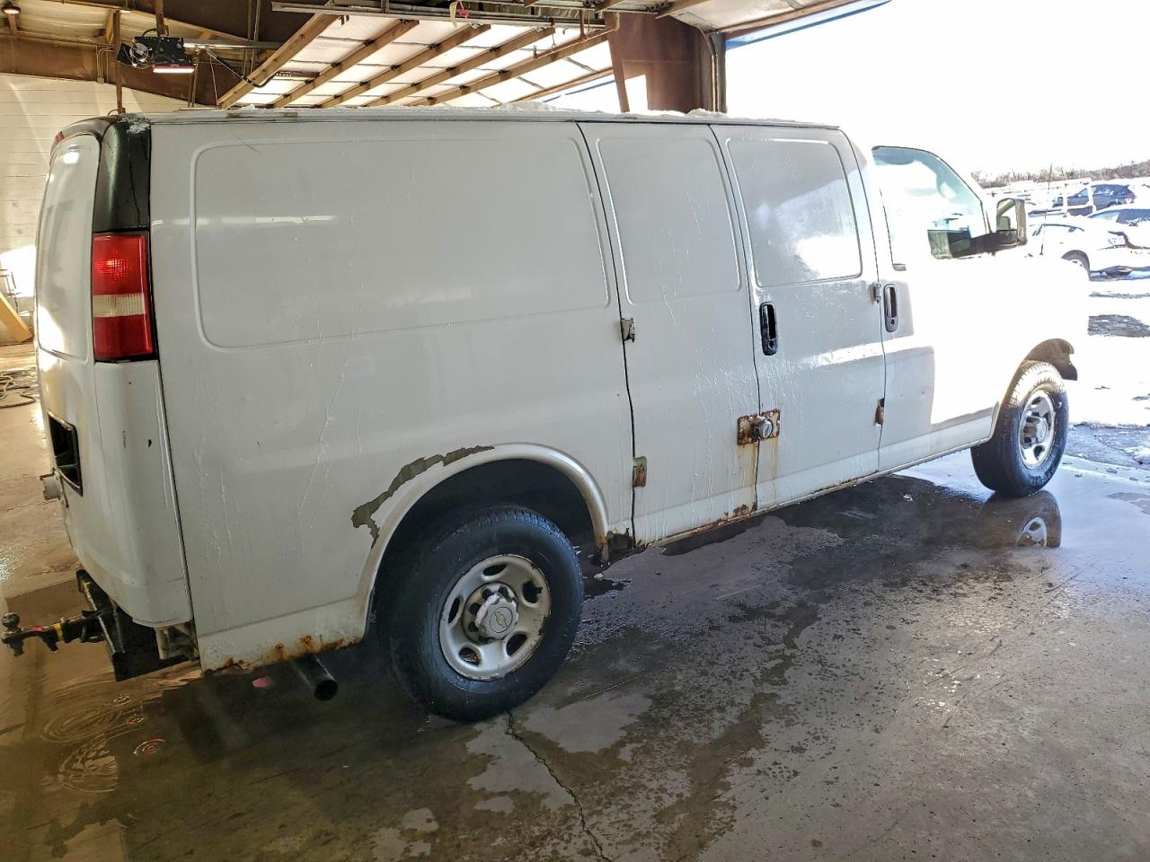 Chevrolet Express Image 4