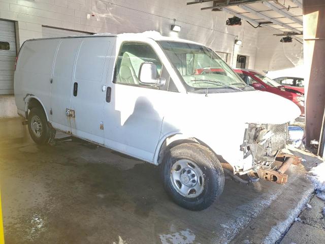 Chevrolet Express Image 2