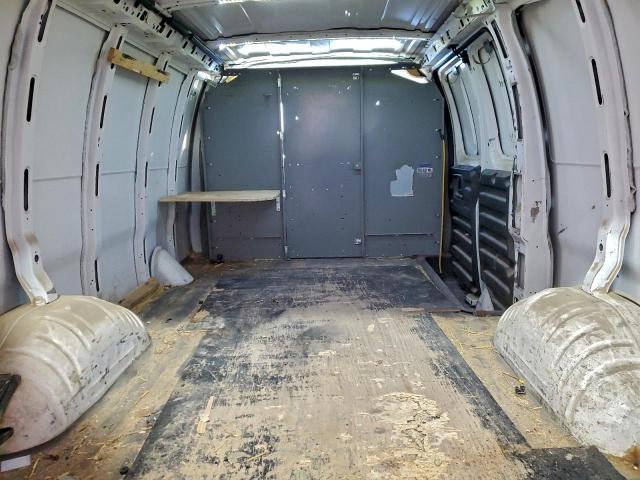 Chevrolet Express Image 13