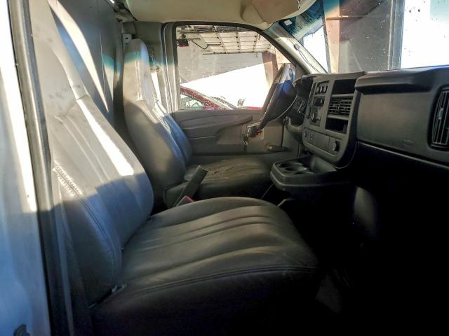 Chevrolet Express Image 5