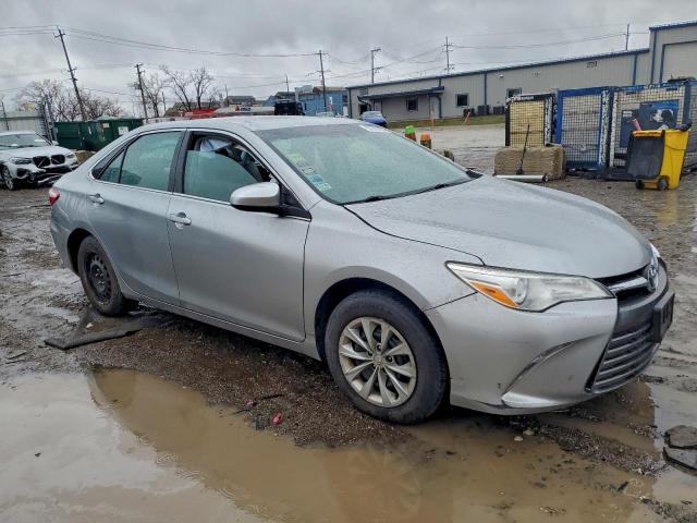 Toyota Camry Le Image 2